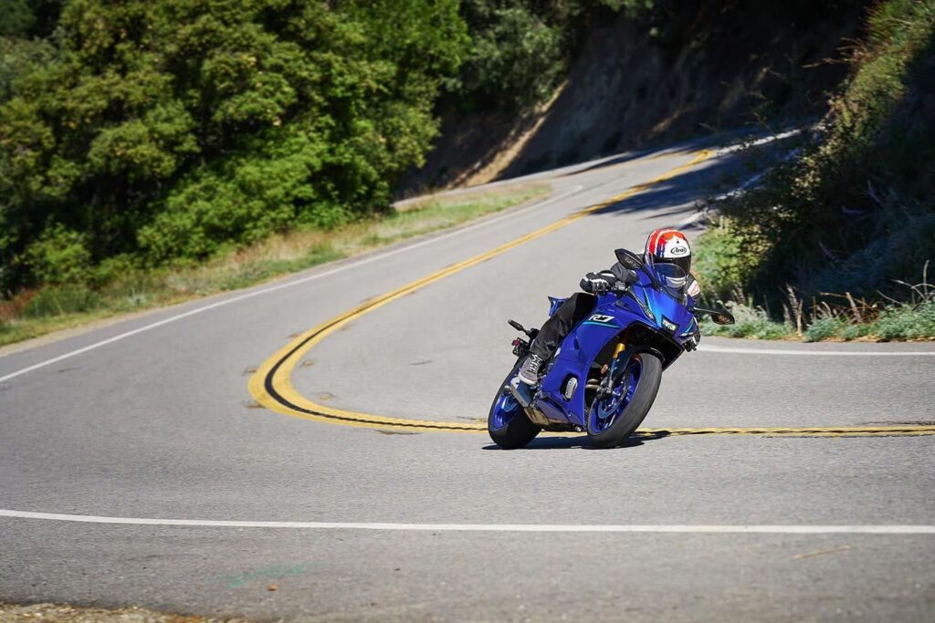 Yamaha R7: A Perfect Blend of Performance, Style, and Everyday Practicality